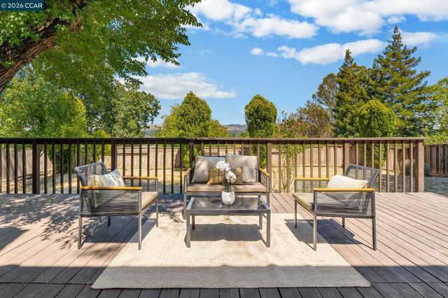 2542 Mockingbird Hill Rd, Walnut Creek, CA 94597