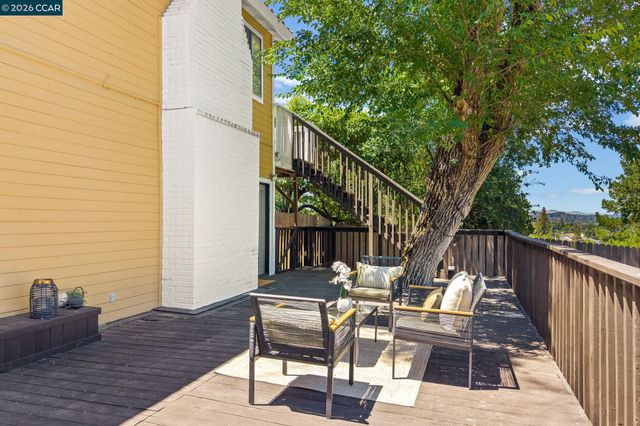 2542 Mockingbird Hill Rd, Walnut Creek, CA 94597