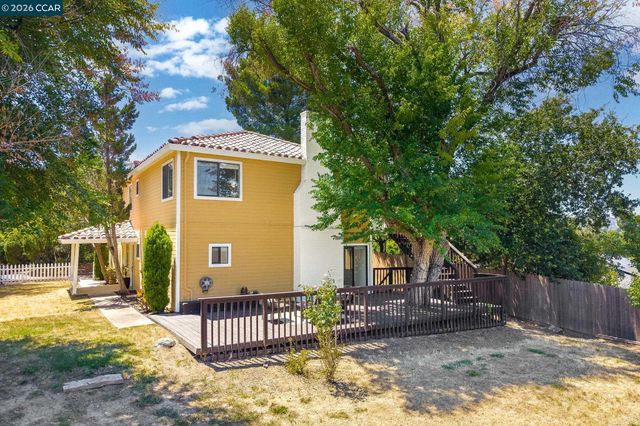 2542 Mockingbird Hill Rd, Walnut Creek, CA 94597