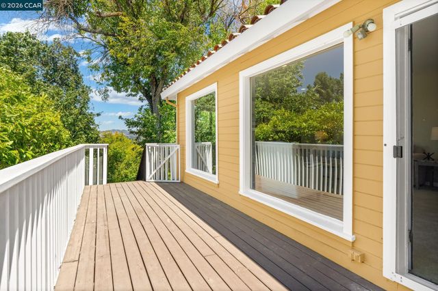 2542 Mockingbird Hill Rd, Walnut Creek, CA 94597