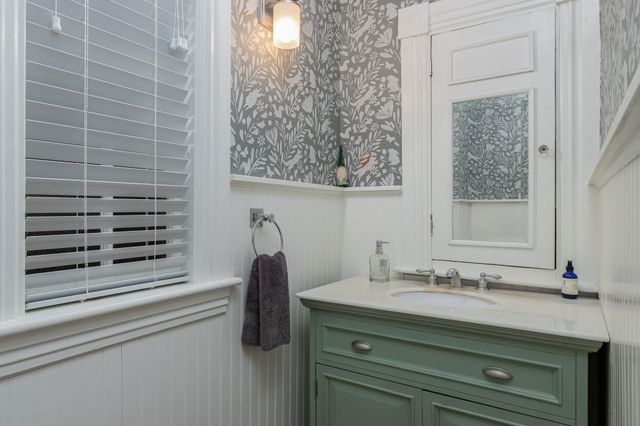 228 Maple Street, Hopkinton, NH 03229