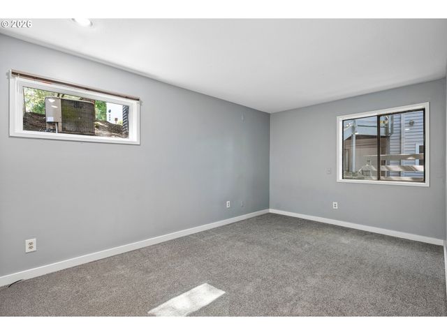 48 EAGLE CREST Dr 2E, Lake Oswego, OR 97035