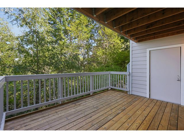 48 EAGLE CREST Dr 2E, Lake Oswego, OR 97035