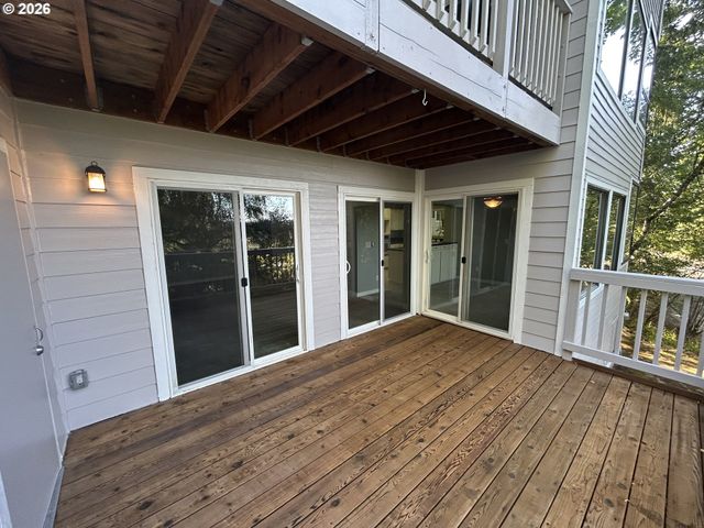 48 EAGLE CREST Dr 2E, Lake Oswego, OR 97035