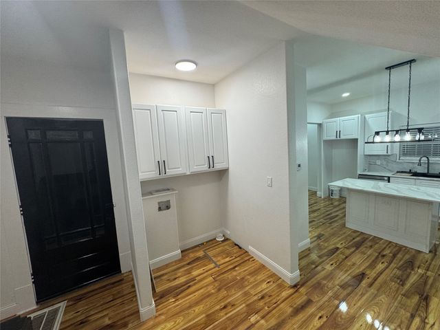 935 W Houston Street, Sherman, TX 75092