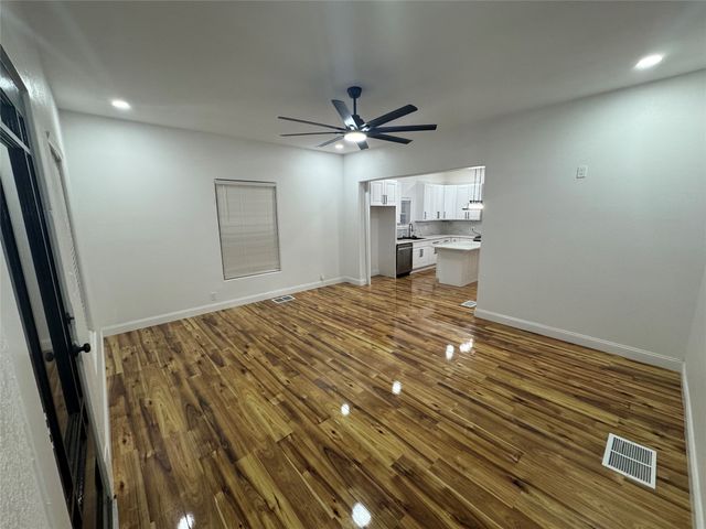 935 W Houston Street, Sherman, TX 75092