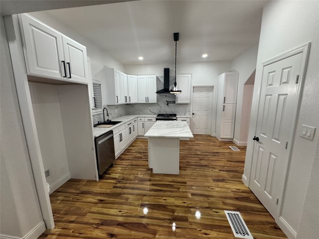 935 W Houston Street, Sherman, TX 75092