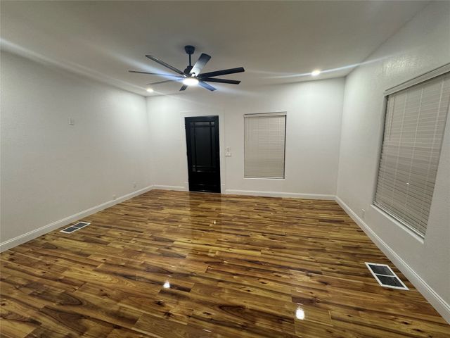 935 W Houston Street, Sherman, TX 75092