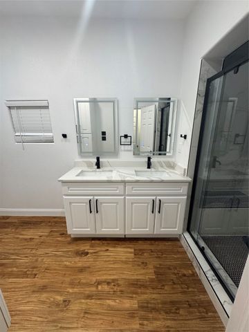 935 W Houston Street, Sherman, TX 75092