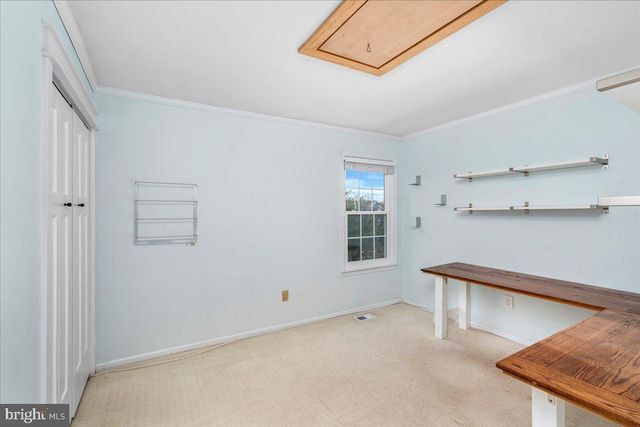 2 HOLLY CIR, Newtown, PA 18940