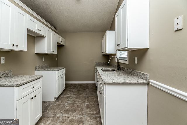 831 Rosewood Circle, Jonesboro, GA 30238