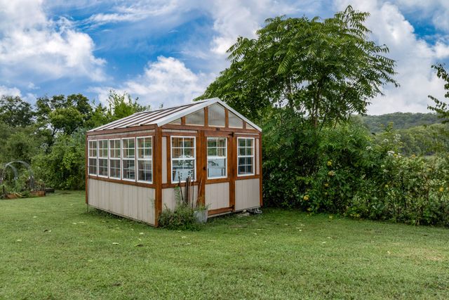 1855 Lochlann Dr, Culleoka, TN 38451