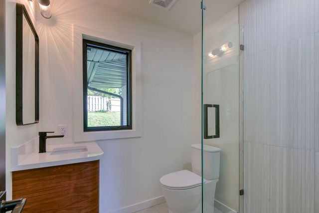 2274 S Edgewater Drive, Springfield, MO 65804