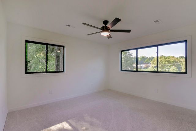 2274 S Edgewater Drive, Springfield, MO 65804