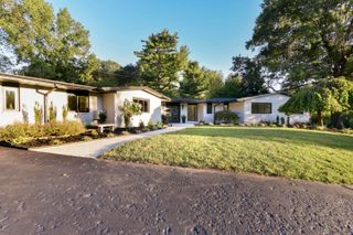 2274 South Edgewater Drive, Springfield, MO 65804