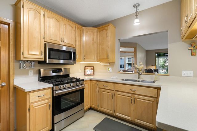 20035 Homestead Court 28, Lakeville, MN 55044