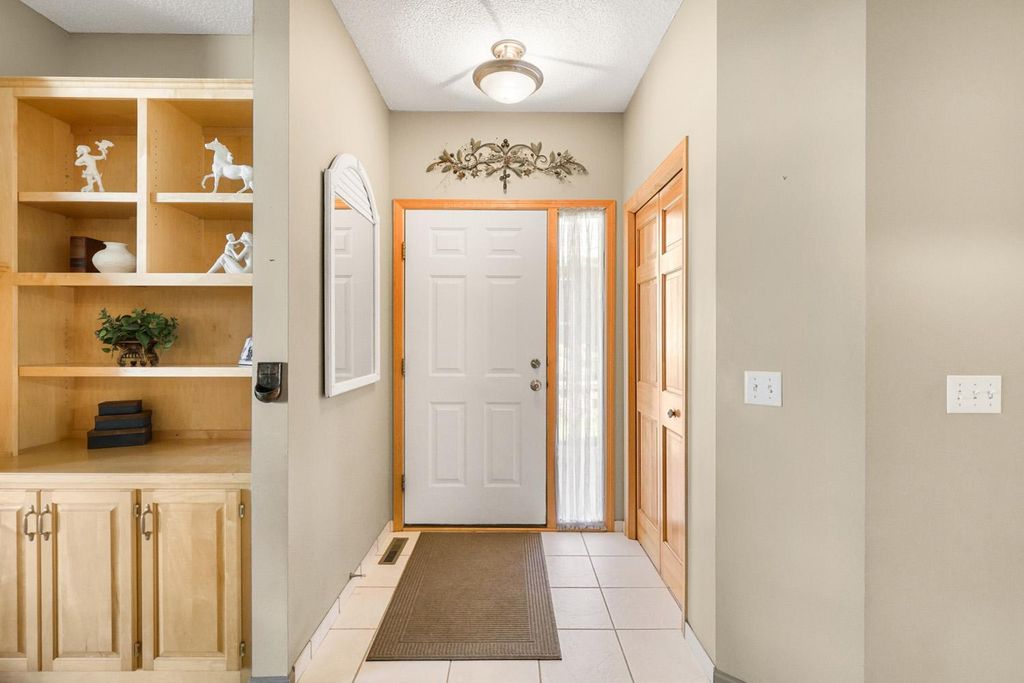 20035 Homestead Court 28, Lakeville, MN 55044 — photo 2