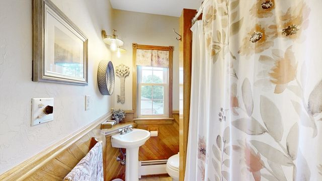654 Main St, Watertown, MA 02472