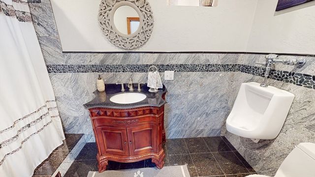 654 Main St, Watertown, MA 02472