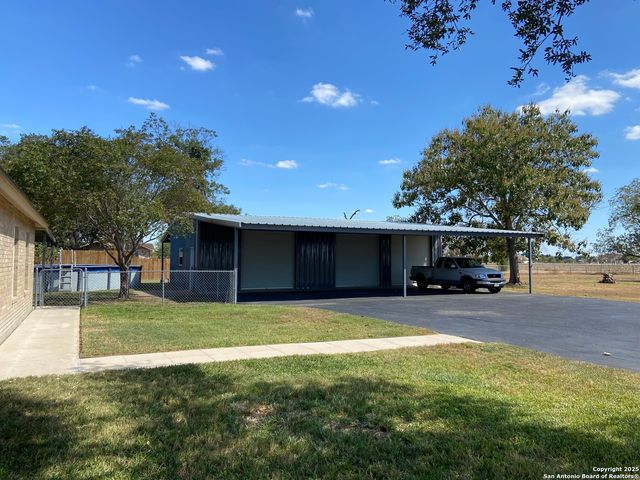 2767 Haeckerville, Cibolo, TX 78108