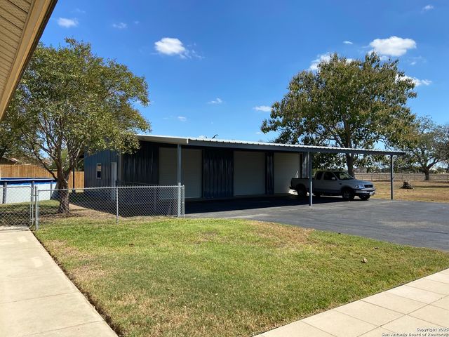 2767 Haeckerville, Cibolo, TX 78108