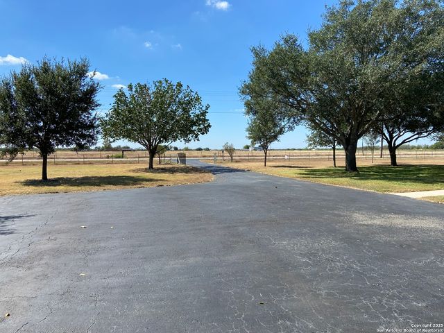 2767 Haeckerville, Cibolo, TX 78108