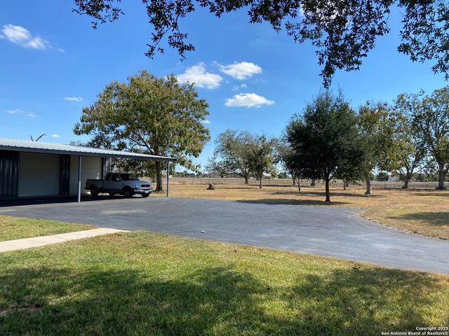 2767 Haeckerville, Cibolo, TX 78108
