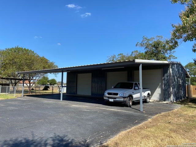 2767 Haeckerville, Cibolo, TX 78108