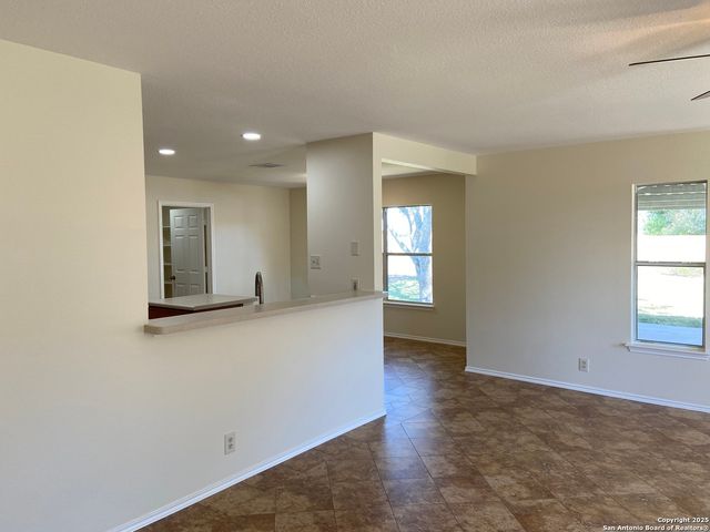 2767 Haeckerville, Cibolo, TX 78108