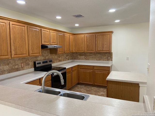 2767 Haeckerville, Cibolo, TX 78108