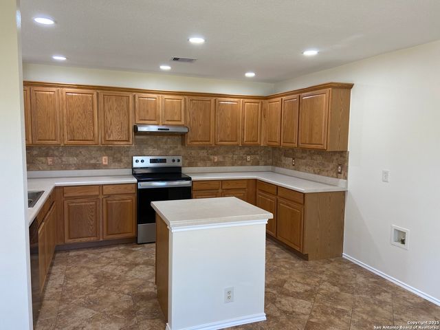 2767 Haeckerville, Cibolo, TX 78108