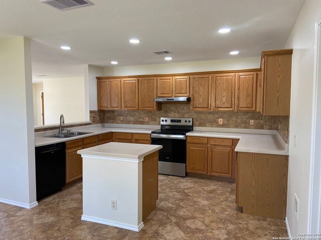 2767 Haeckerville, Cibolo, TX 78108