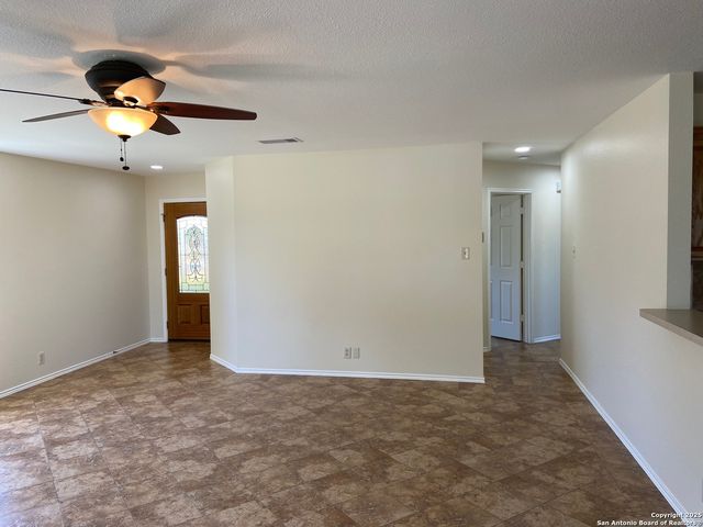 2767 Haeckerville, Cibolo, TX 78108