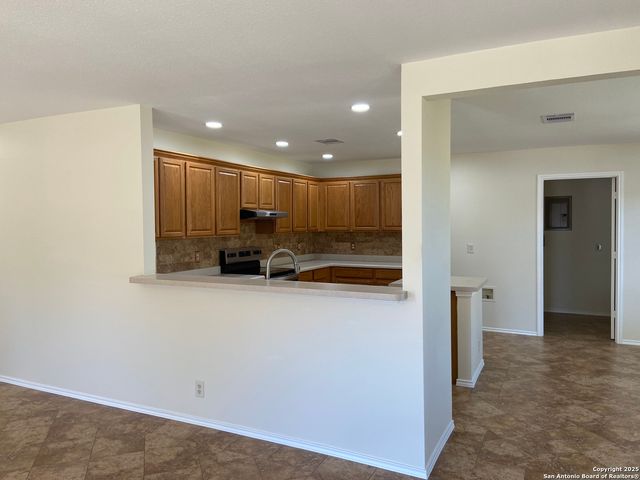2767 Haeckerville, Cibolo, TX 78108