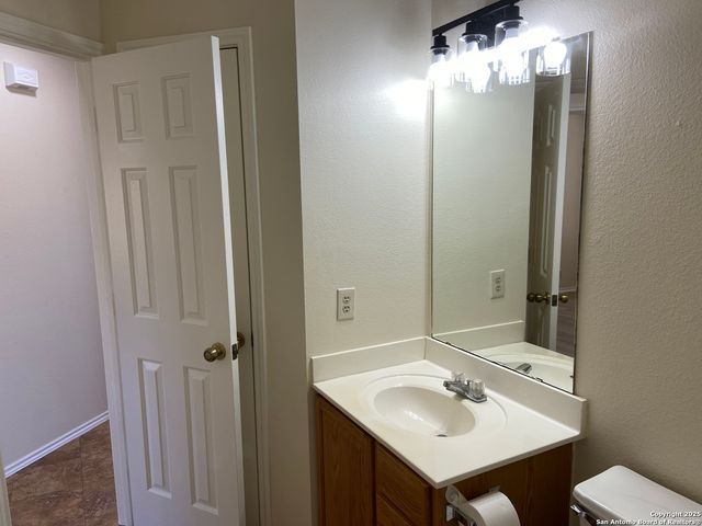 2767 Haeckerville, Cibolo, TX 78108