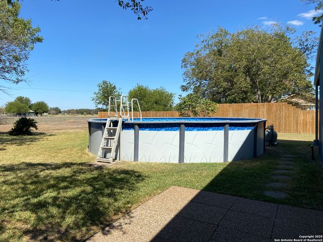 2767 Haeckerville, Cibolo, TX 78108