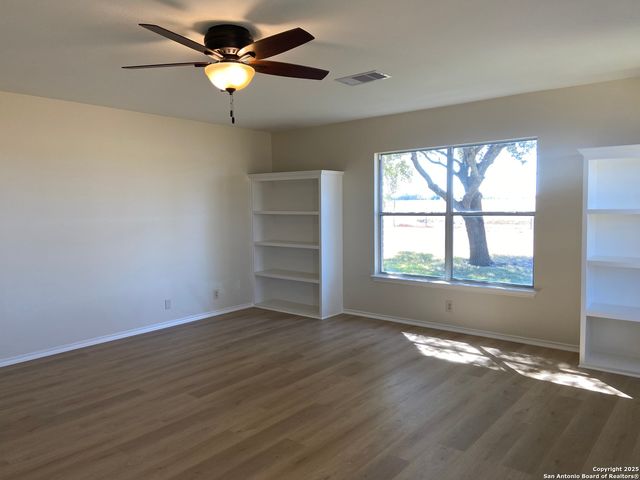 2767 Haeckerville, Cibolo, TX 78108