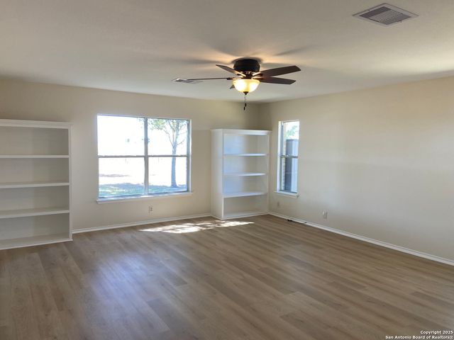 2767 Haeckerville, Cibolo, TX 78108