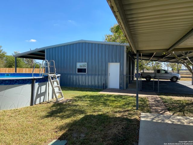 2767 Haeckerville, Cibolo, TX 78108