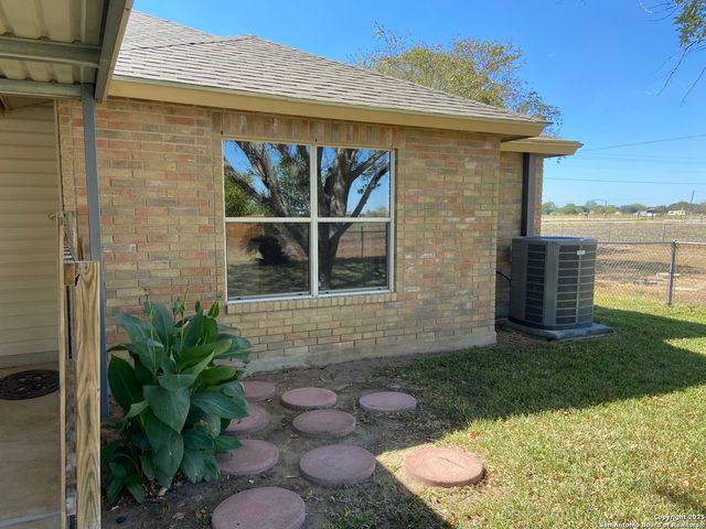 2767 Haeckerville, Cibolo, TX 78108