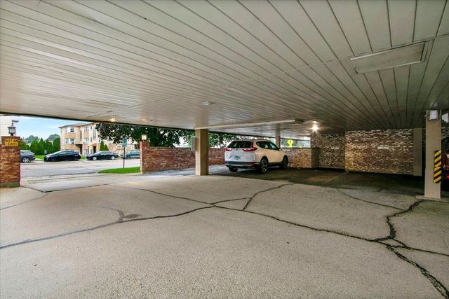 7525 W Lawrence Avenue 505, Harwood Heights, IL 60706
