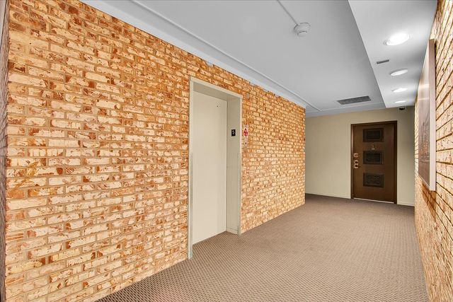 7525 W Lawrence Avenue 505, Harwood Heights, IL 60706