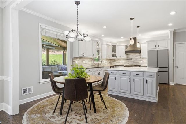 112 Grandcrest Drive, Suwanee, GA 30024
