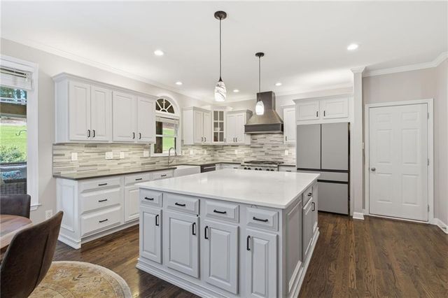 112 Grandcrest Drive, Suwanee, GA 30024