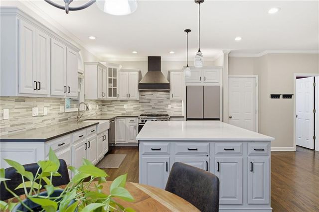 112 Grandcrest Drive, Suwanee, GA 30024