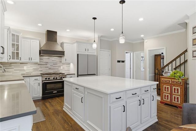 112 Grandcrest Drive, Suwanee, GA 30024