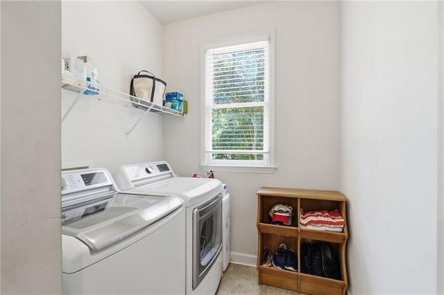 112 Grandcrest Drive, Suwanee, GA 30024