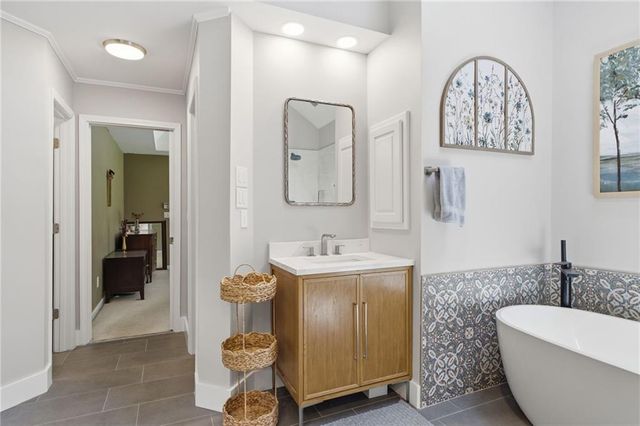 112 Grandcrest Drive, Suwanee, GA 30024