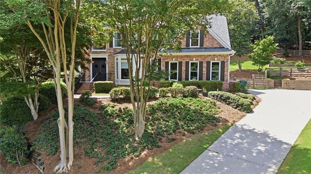 112 Grandcrest Drive, Suwanee, GA 30024