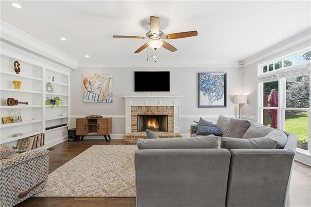 112 Grandcrest Drive, Suwanee, GA 30024